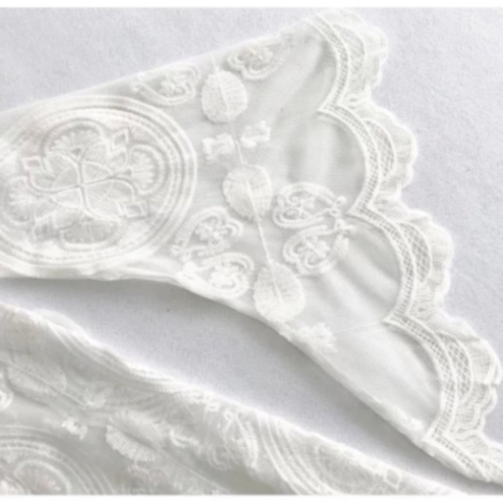 SOLD OUT White Bohemian Scalloped Embriodered Duster Kimono - Picture 8 of 8